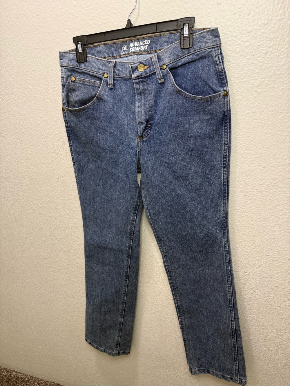 Wrangler Women's Straight Leg Jeans in Medium Blue Wash
